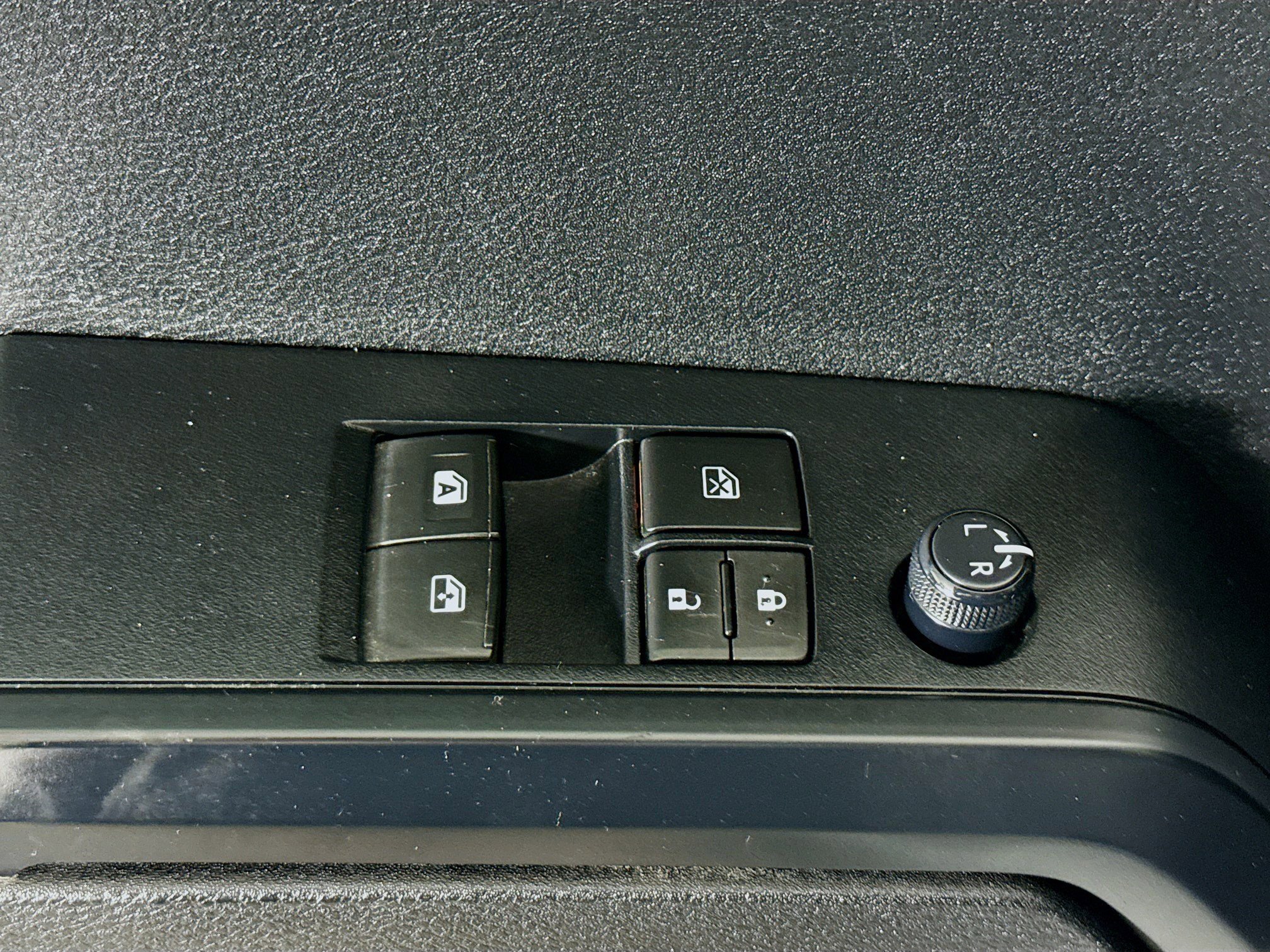 Used 2022 Toyota Tacoma SR image 23