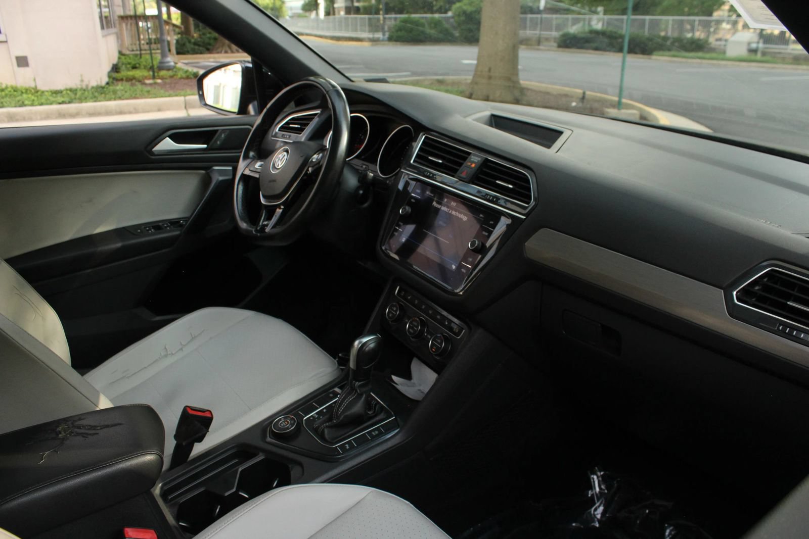 Used 2021 Volkswagen Tiguan SE R-Line AWD/4WD image 26