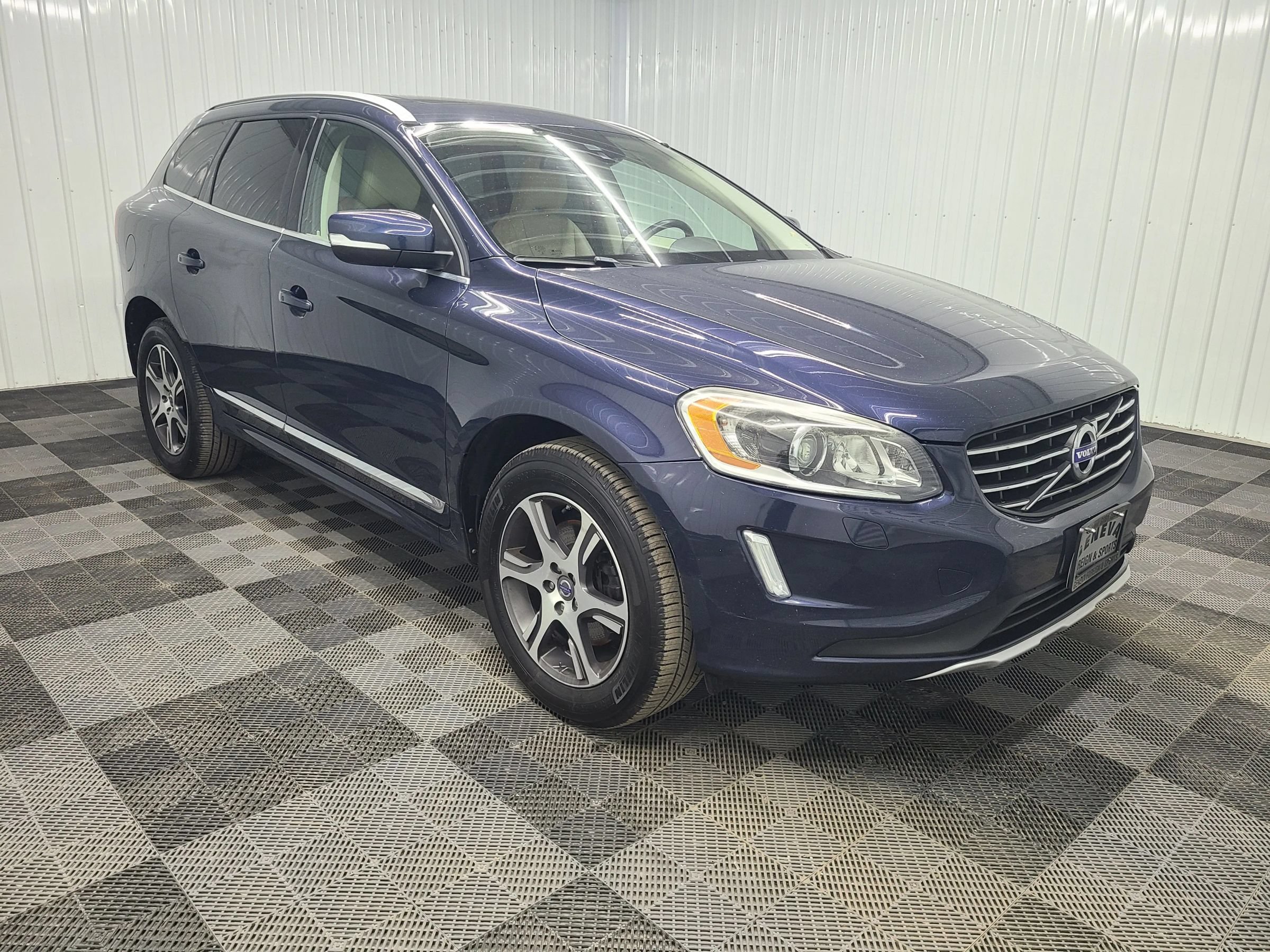 Used 2014 Volvo XC60 T6 AWD/4WD image 4