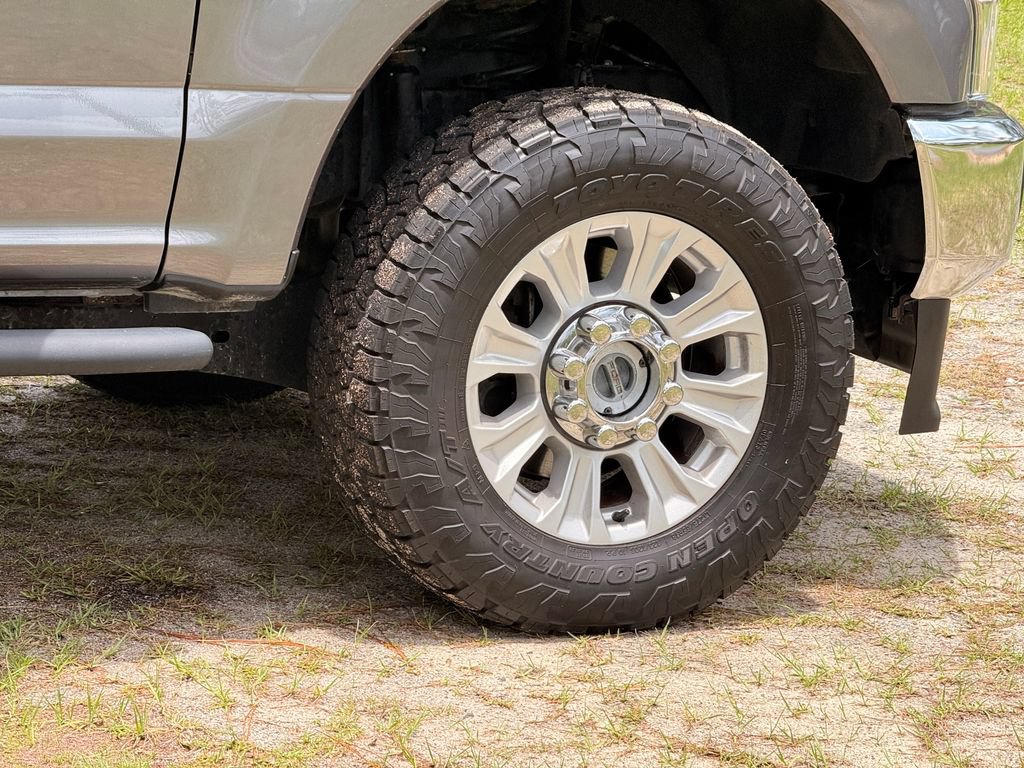 Used 2021 Ford F250 XLT w/ XLT Value Package AWD/4WD image 9