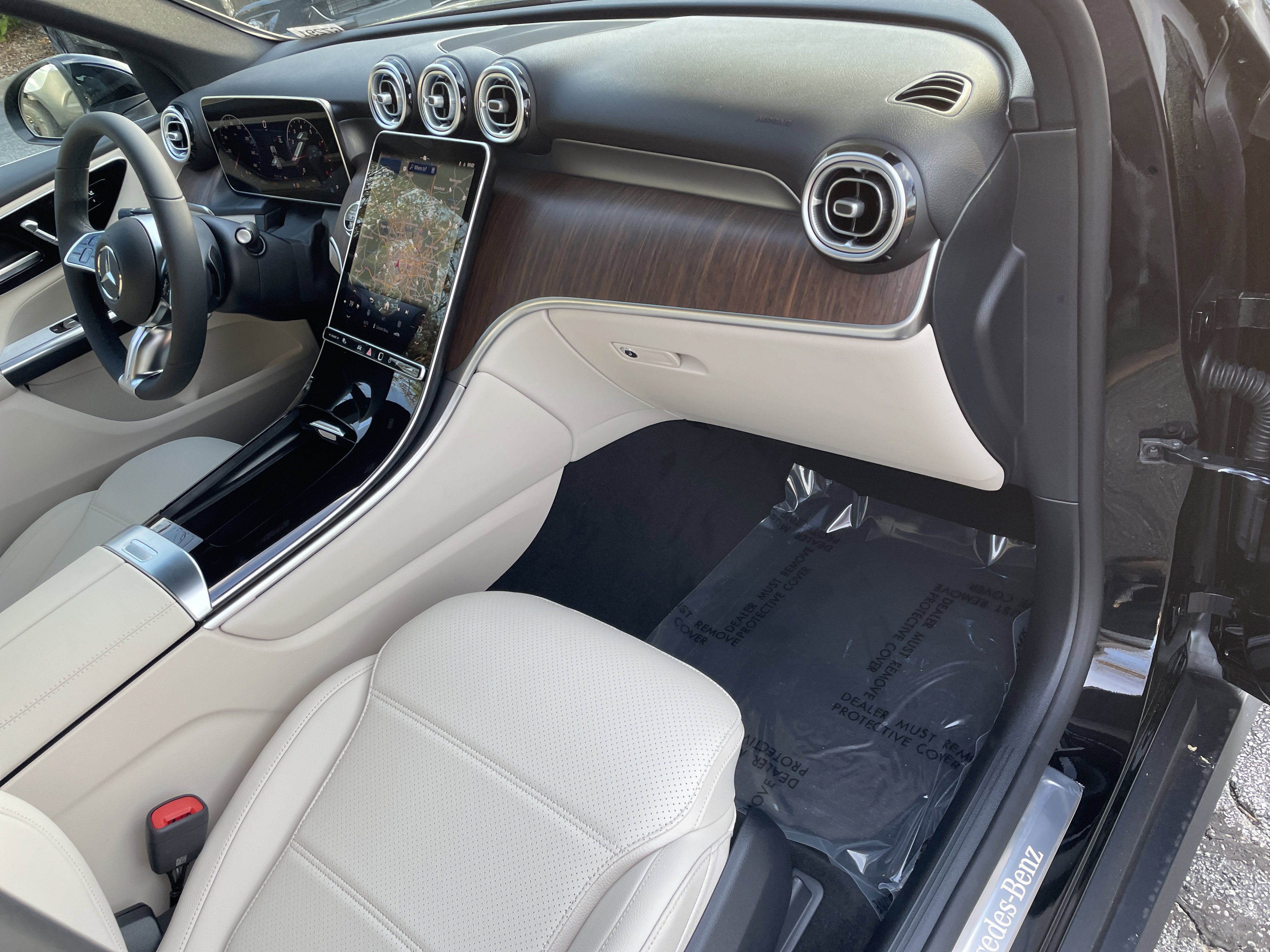 New 2026 Mercedes-Benz GLC 300 image 42