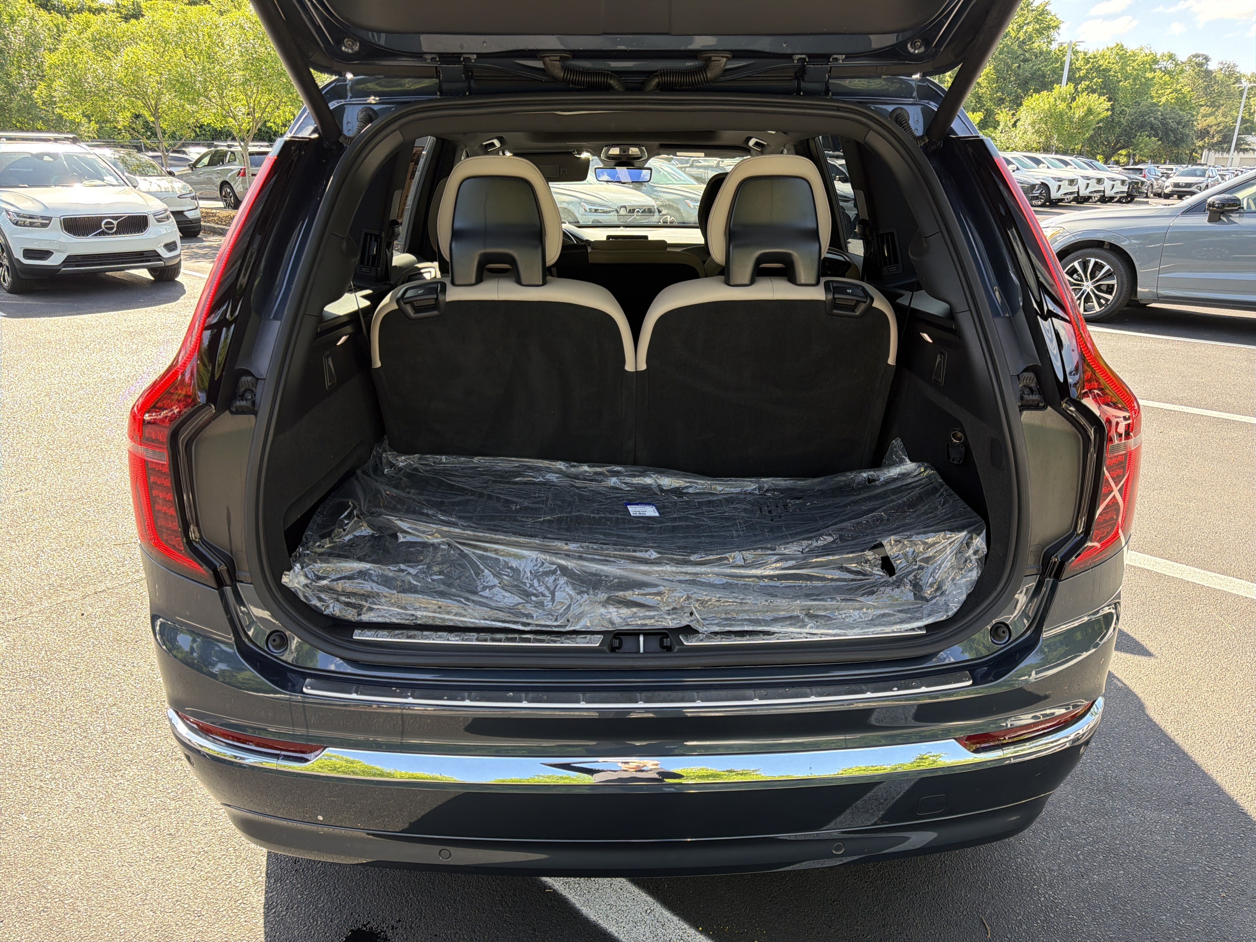 Certified 2026 Volvo XC90 B6 Plus w/ Protection Package Premier AWD/4WD image 34