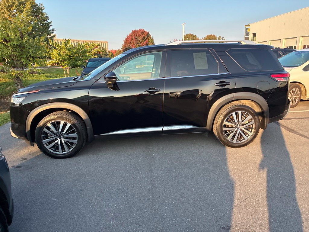 Used 2022 Nissan Pathfinder Platinum AWD/4WD image 16