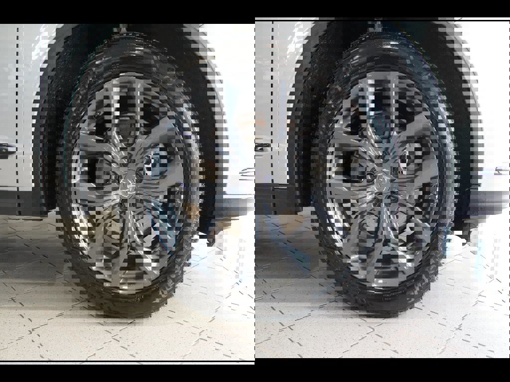 Used 2023 Acura MDX A-Spec image 10