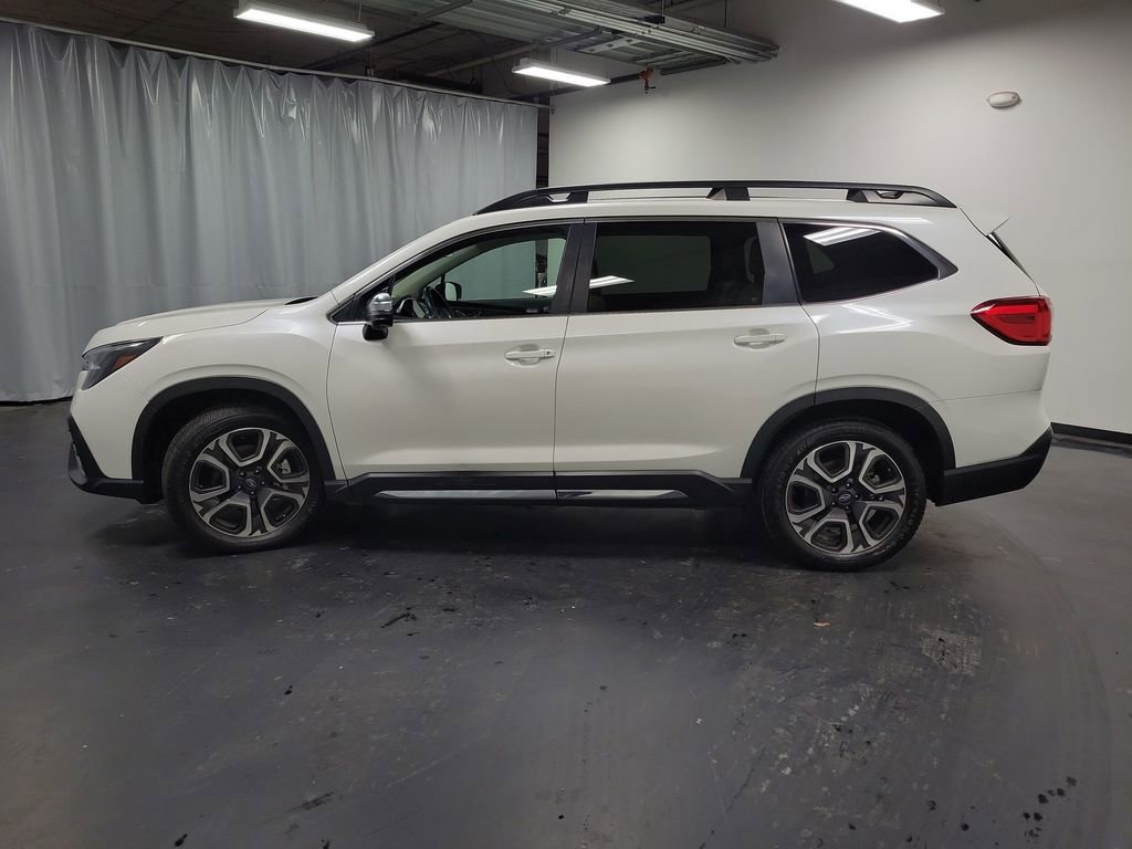 Used 2023 Subaru Ascent Limited w/ Technology Package image 5