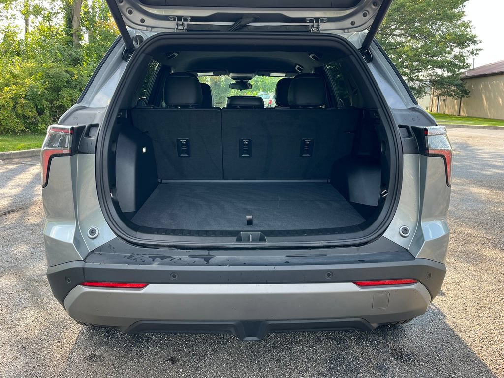 Certified 2025 Chevrolet Equinox LT w/ Convenience Package II AWD/4WD image 4
