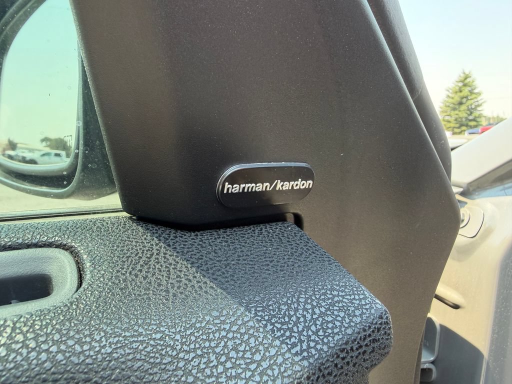 Used 2018 Dodge Charger SRT Hellcat w/ Harman/Kardon Audio Group RWD image 21
