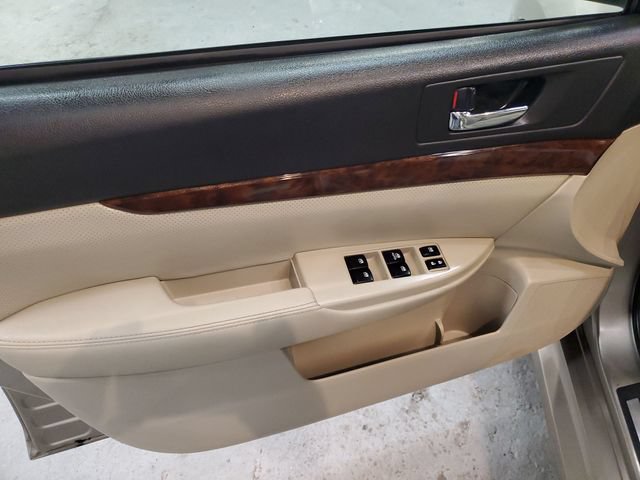 Used 2014 Subaru Legacy 2.5i Limited w/ Moonroof Package AWD/4WD image 12