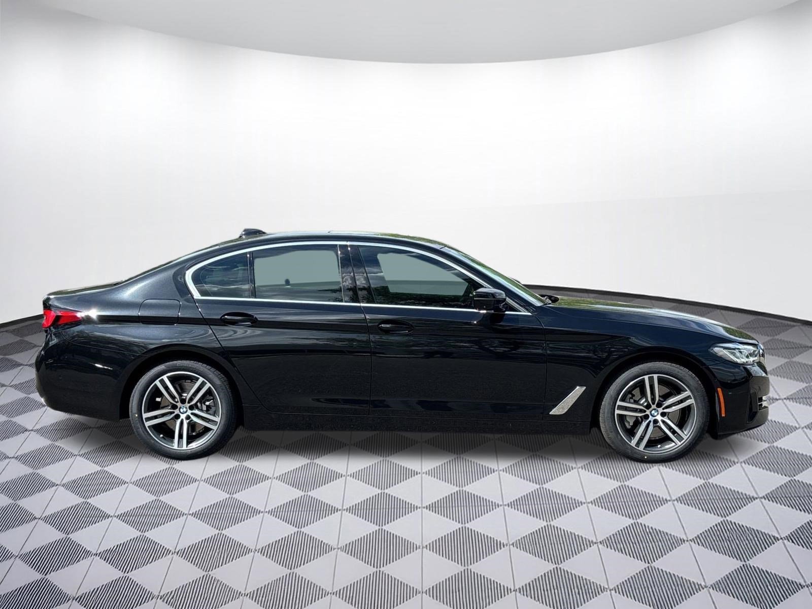 Used 2021 BMW 530i xDrive w/ Premium Package AWD/4WD image 8