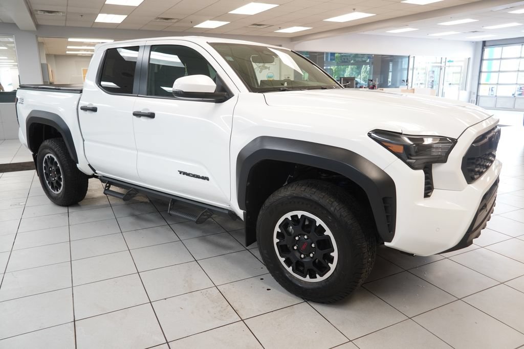Used 2024 Toyota Tacoma TRD Off-Road w/ TRD Off Road Upgrade Package AWD/4WD image 13