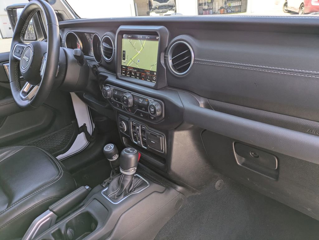 Used 2022 Jeep Wrangler Unlimited Sahara w/ LED Lighting Group AWD/4WD image 36