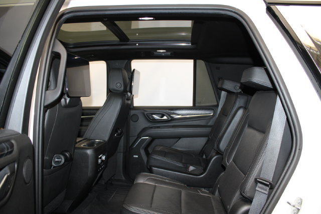 Used 2021 GMC Yukon Denali w/ Denali Premium Package AWD/4WD image 9
