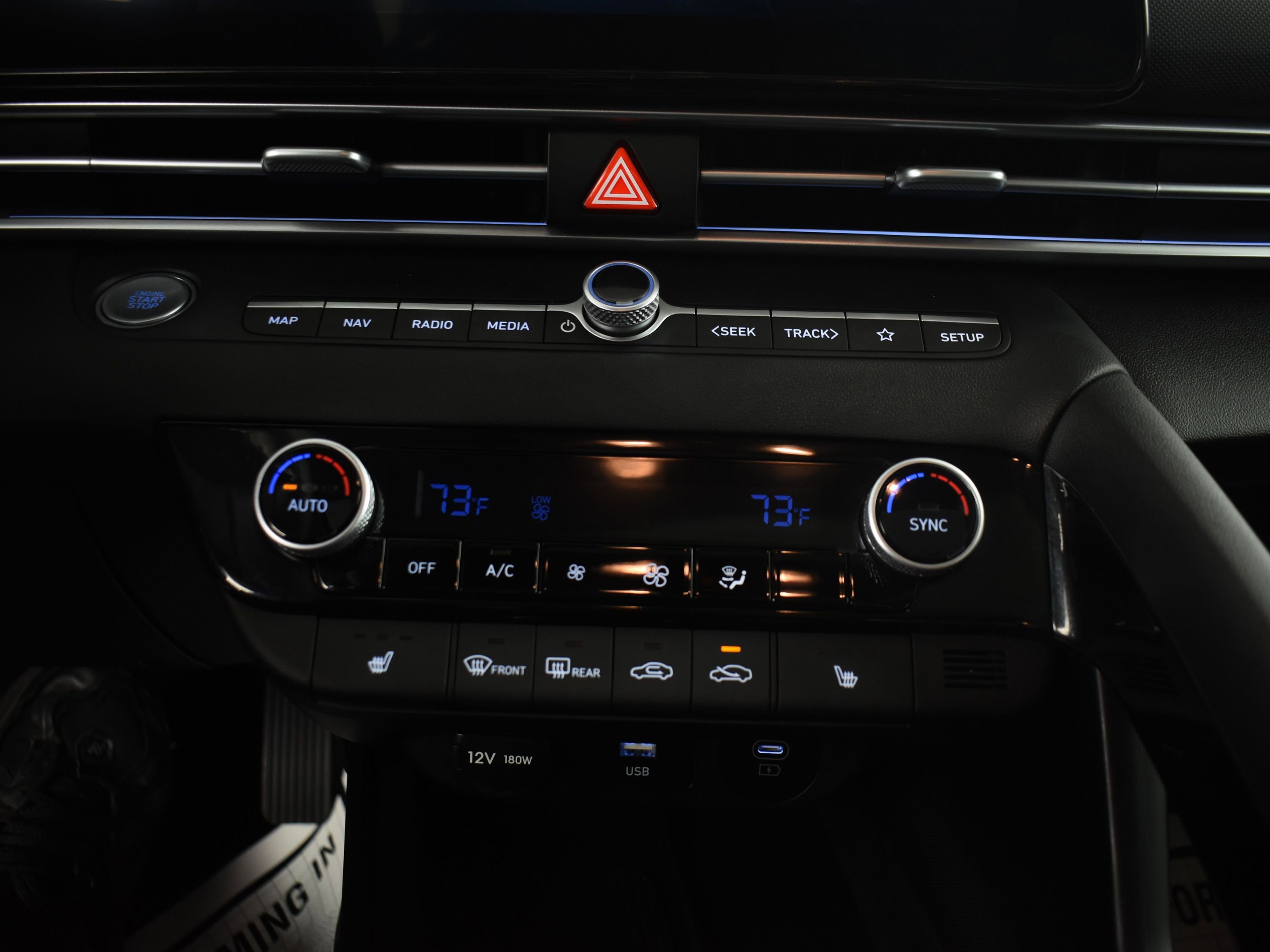 Used 2025 Hyundai Elantra SEL image 38