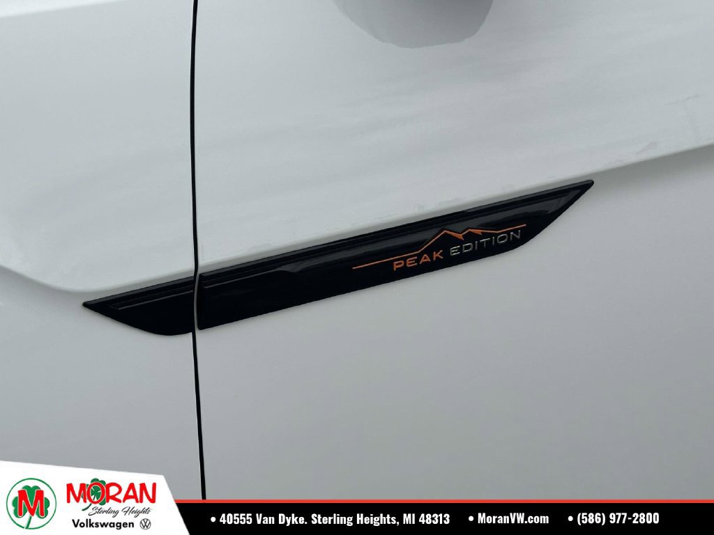 Certified 2025 Volkswagen Atlas Peak Edition SE AWD/4WD image 9