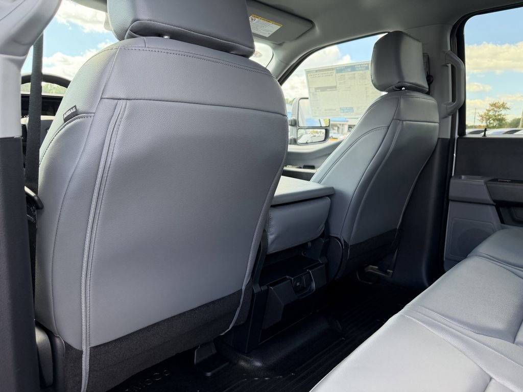 New 2026 Ford F550 4x4 Crew Cab image 26