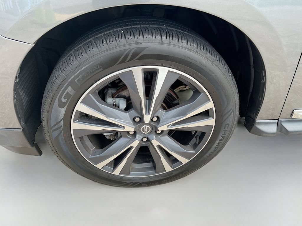 Used 2019 Nissan Pathfinder Platinum w/ Cargo Package FWD image 34