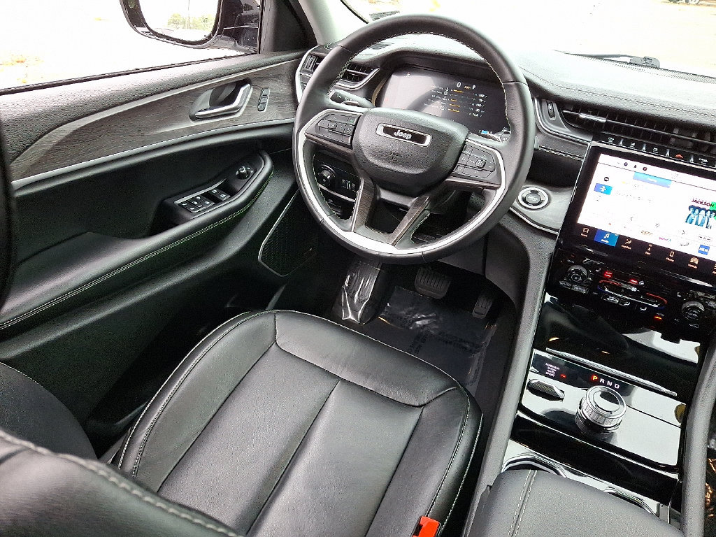 Used 2022 Jeep Grand Cherokee Limited AWD/4WD image 15