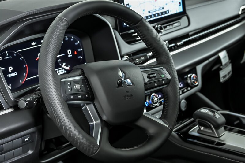 New 2026 Mitsubishi Outlander SEL Black Edition AWD/4WD image 16