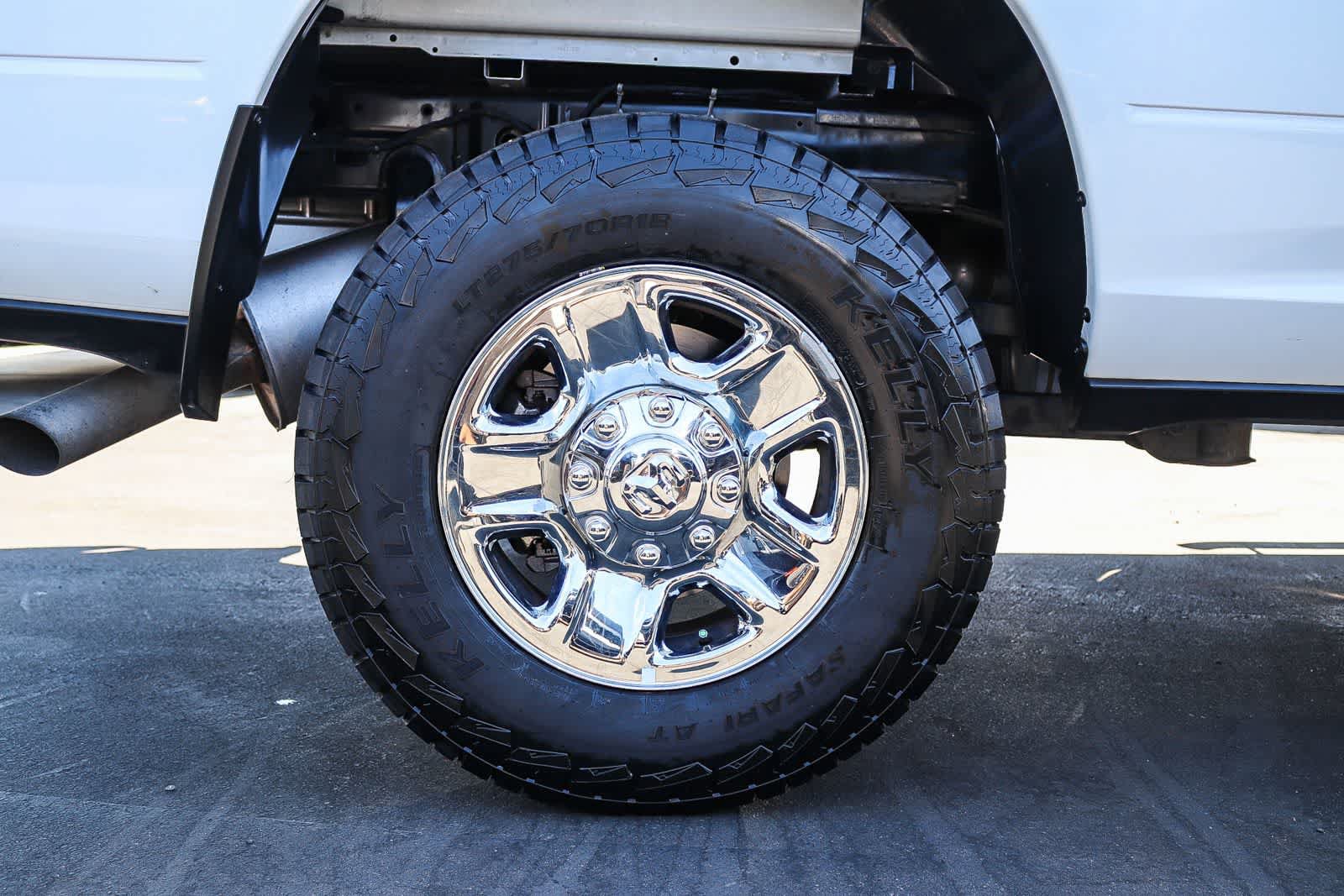 Used 2024 RAM 2500 Tradesman w/ Chrome Appearance Group AWD/4WD image 11