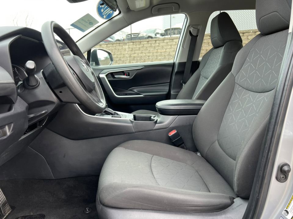Used 2024 Toyota RAV4 XLE image 3
