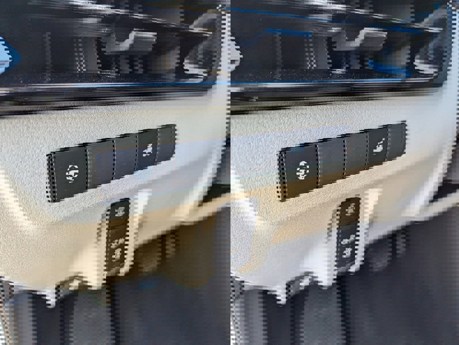 New 2025 Nissan Murano SV image 16