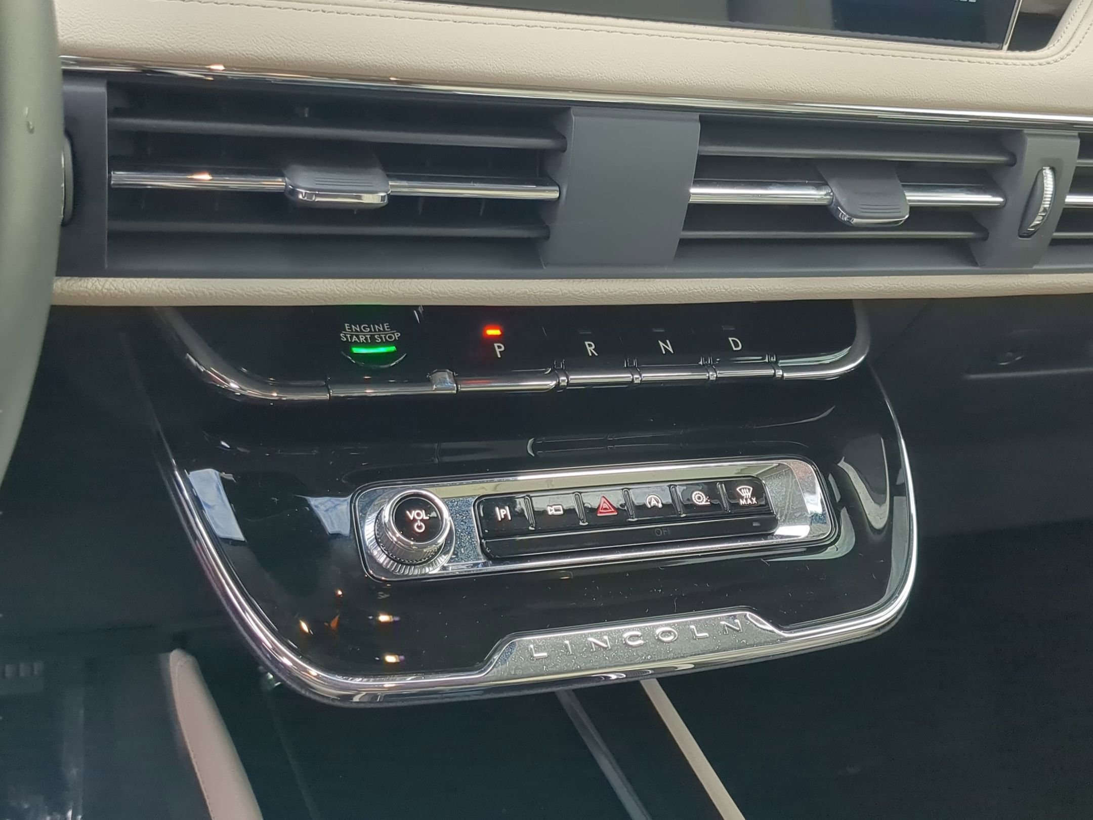 New 2026 Lincoln Corsair Reserve FWD image 19