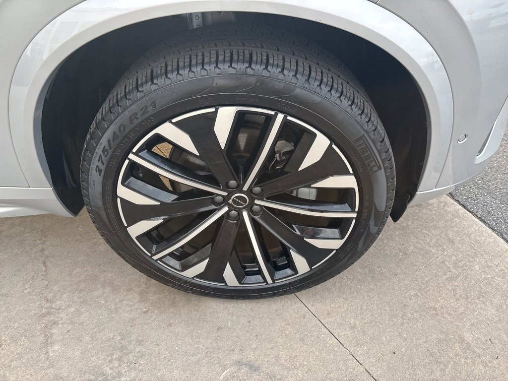 Certified 2025 Volvo XC90 B6 Plus image 14