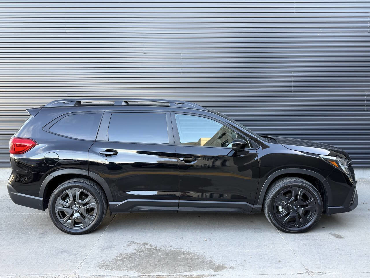 Used 2025 Subaru Ascent Bronze Edition image 10