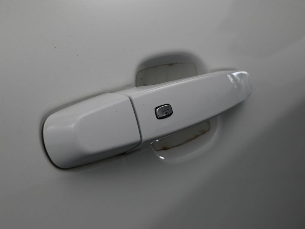 Used 2021 Chevrolet Equinox LS image 36