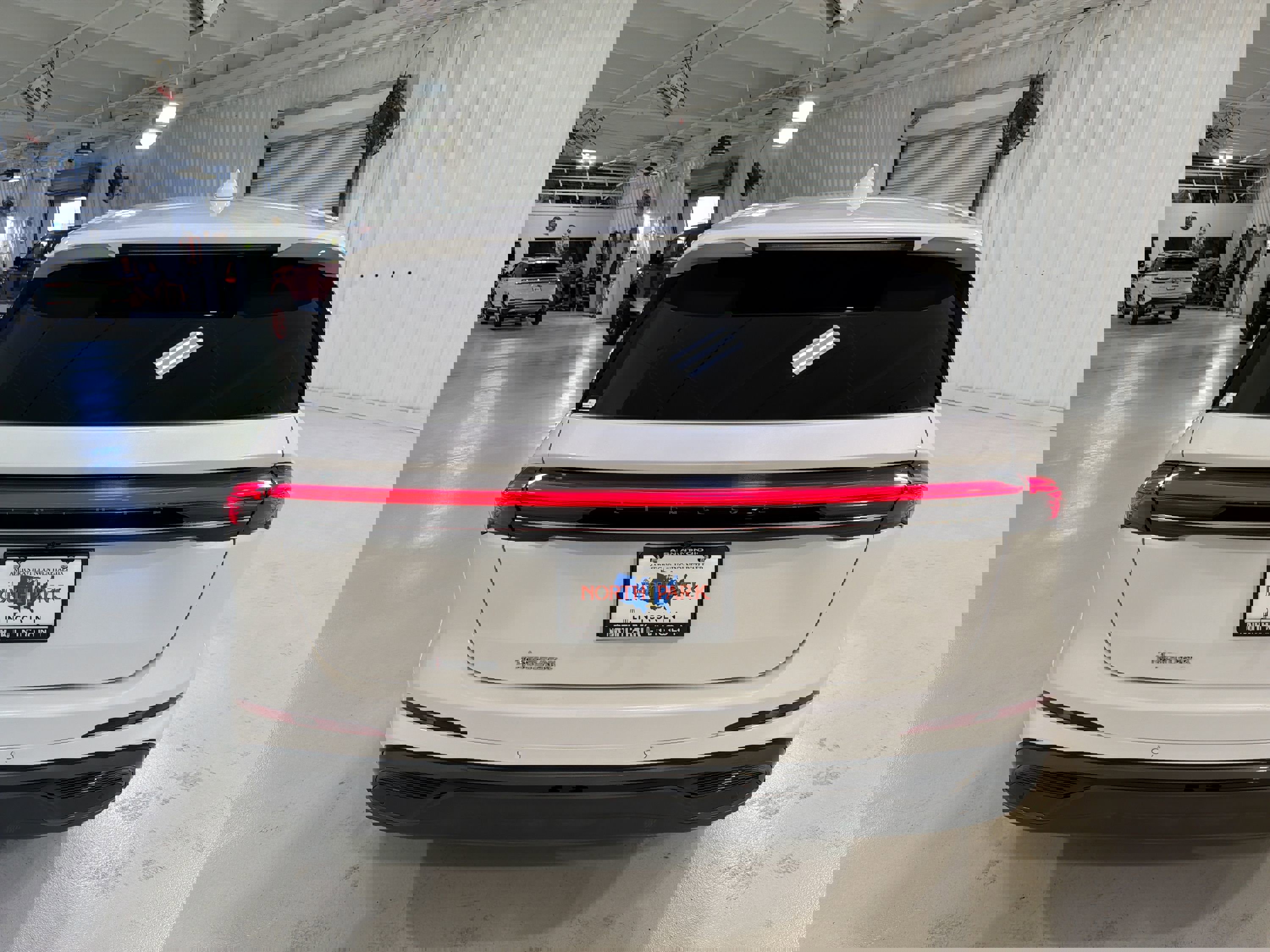 Used 2025 Lincoln Nautilus Premier w/ Jet Appearance Package image 26