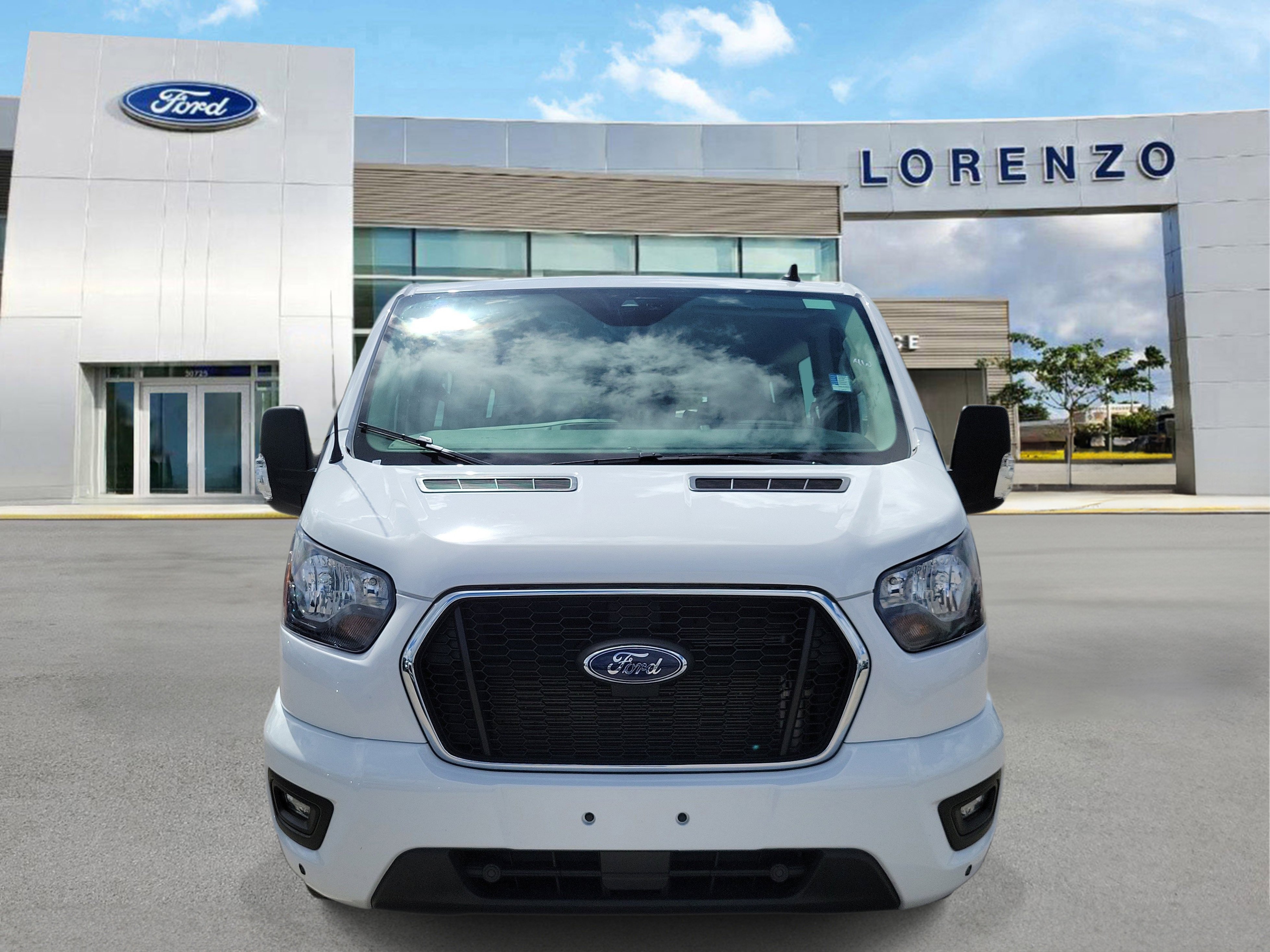 Used 2025 Ford Transit 350 XLT RWD image 2