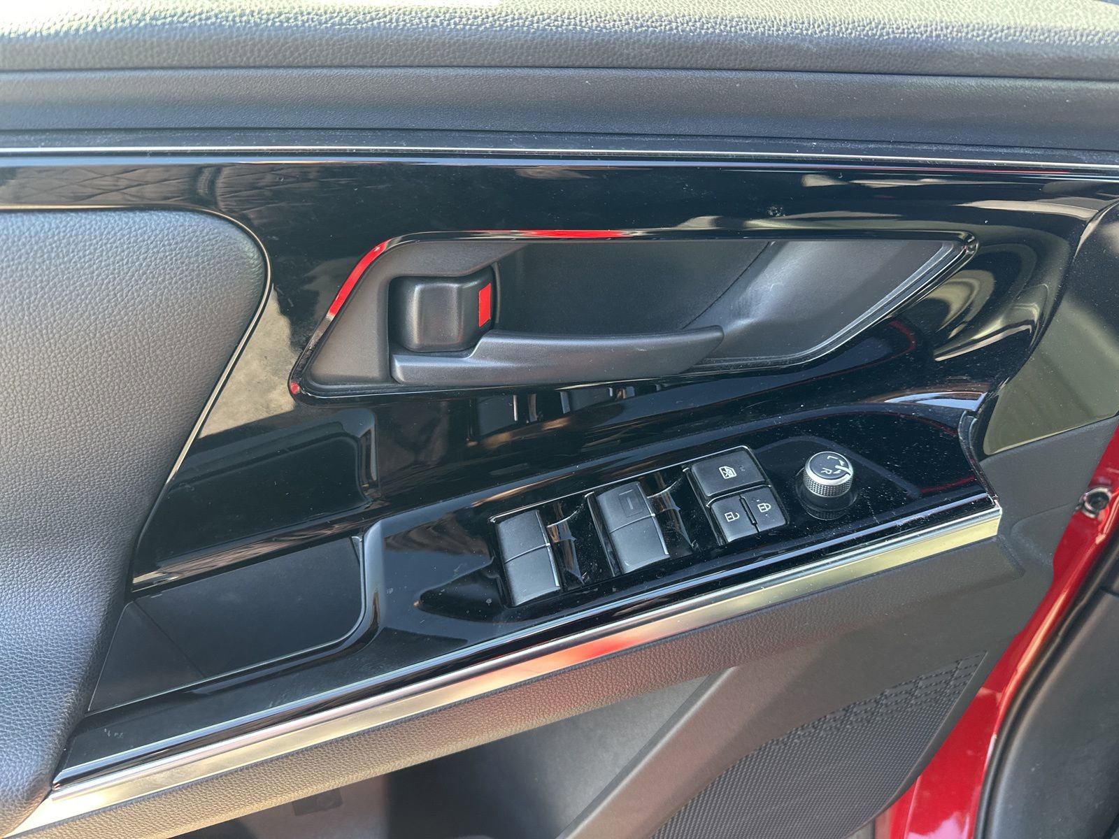 Used 2023 Toyota bZ4X Limited image 5