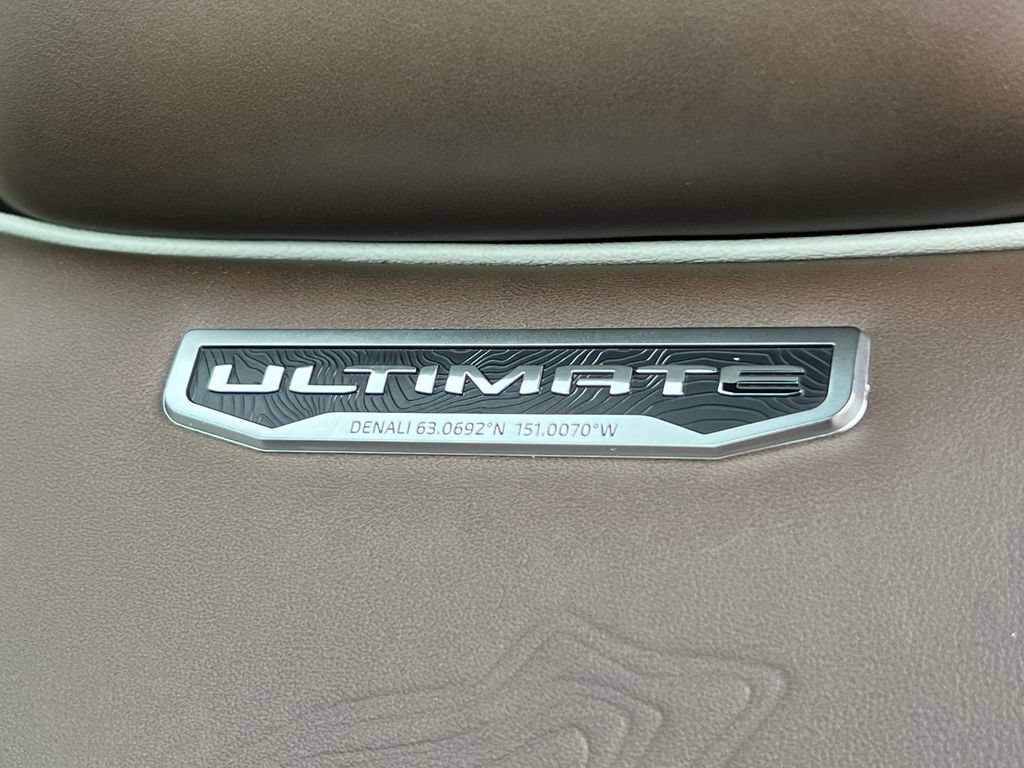New 2026 GMC Yukon Denali Ultimate w/ LPO, Floor Liner Package AWD/4WD image 14