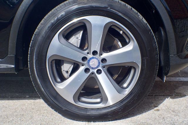 Used 2017 Mercedes-Benz GLC 300 4MATIC image 48