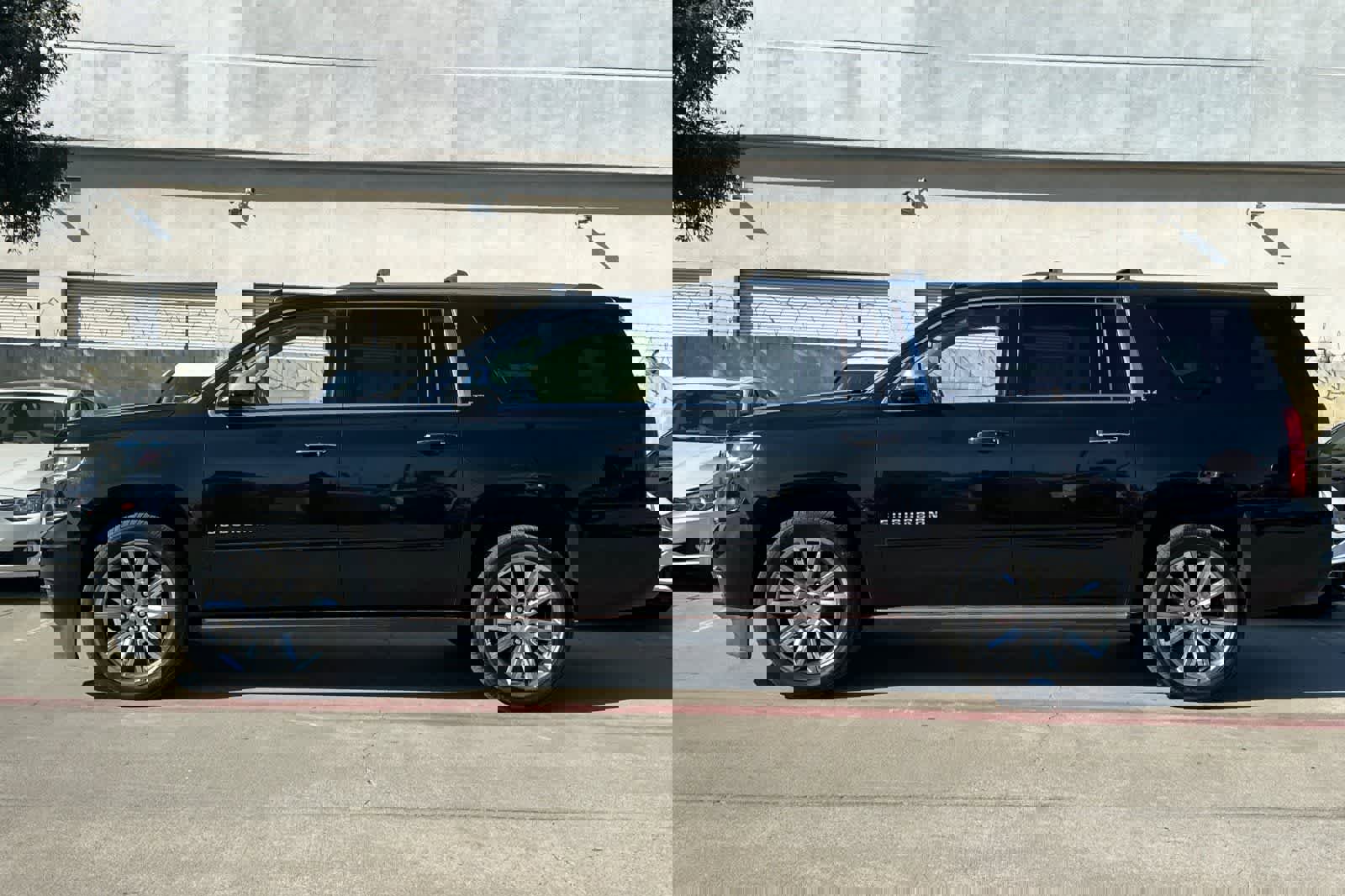 Used 2016 Chevrolet Suburban LTZ image 6