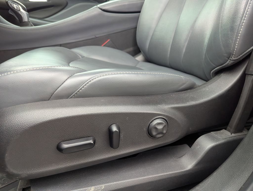 Used 2020 Buick Envision Premium AWD/4WD image 27