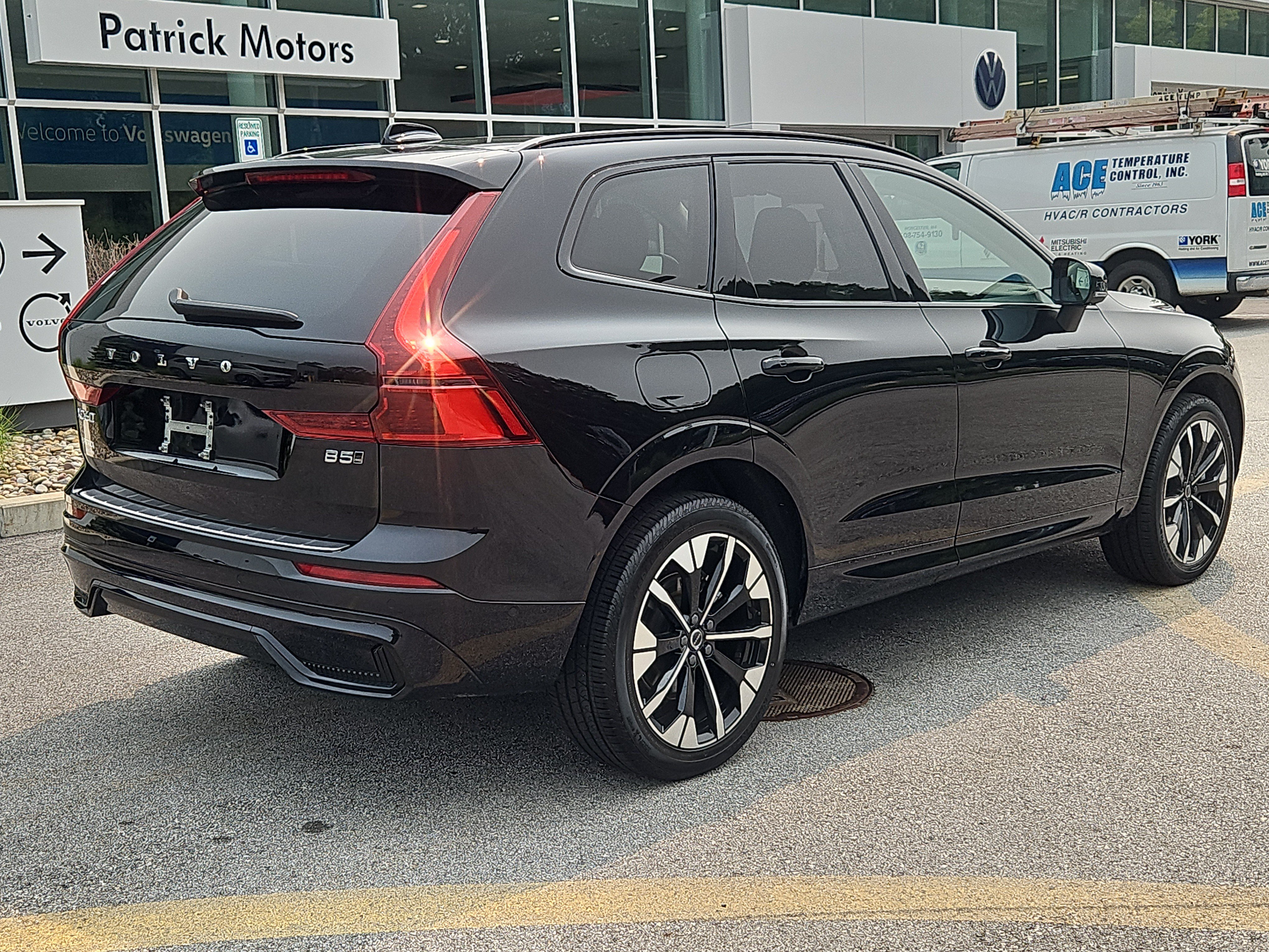 Used 2026 Volvo XC60 B5 Plus w/ Protection Package Premier AWD/4WD image 2