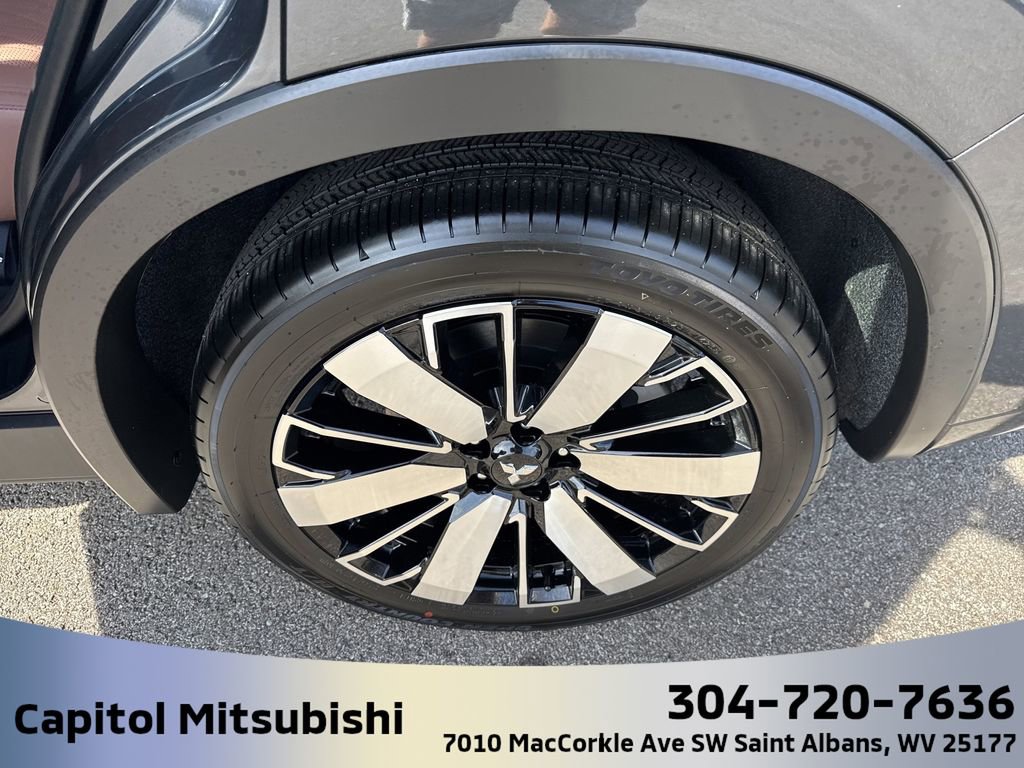 New 2025 Mitsubishi Outlander SEL image 12