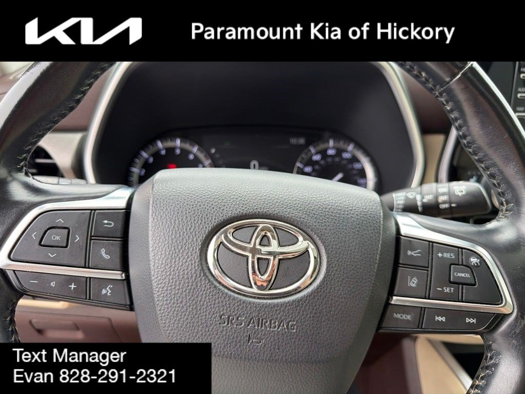 Used 2020 Toyota Highlander XLE FWD image 22