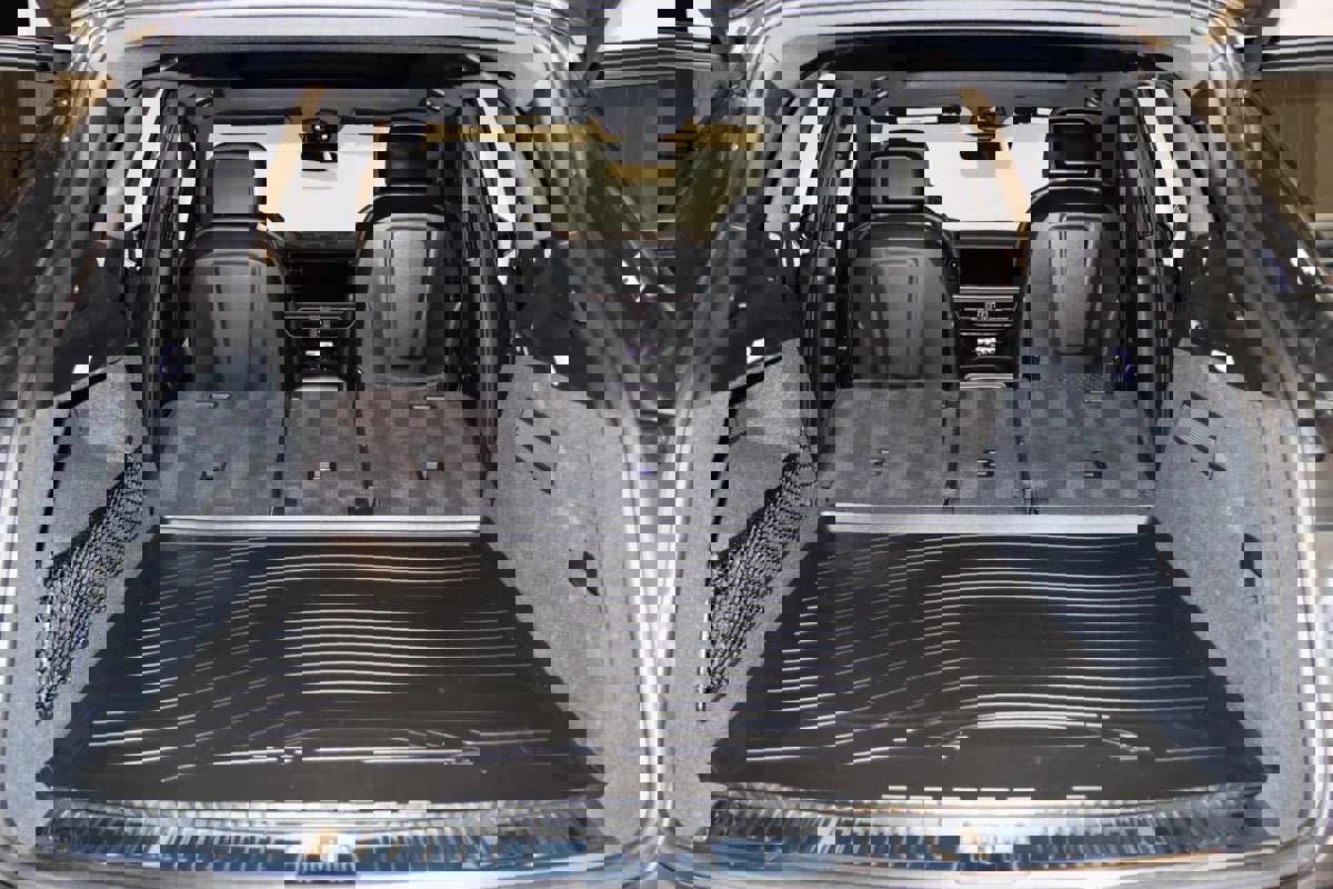 Used 2024 Porsche Cayenne image 25