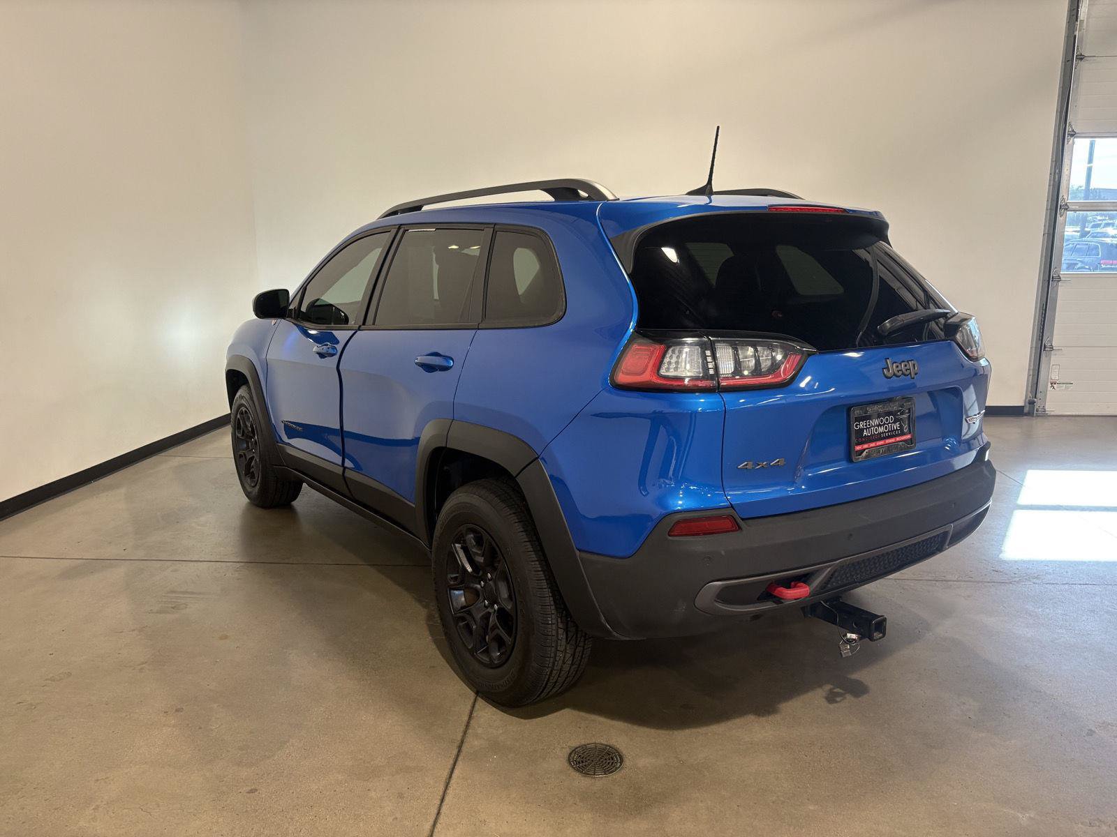 Used 2021 Jeep Cherokee Trailhawk w/ Sun, Sound & Nav Group AWD/4WD image 5