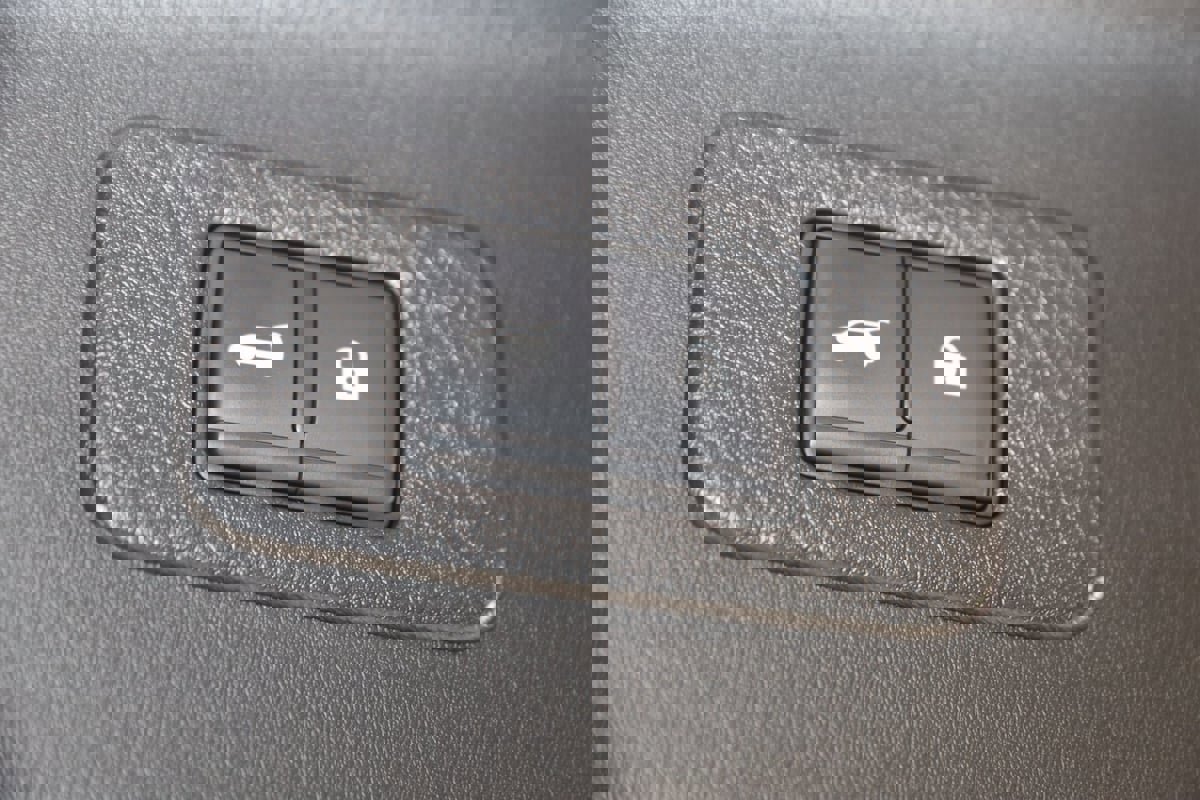 Used 2024 Nissan Armada Platinum w/ Captain's Chairs Package image 59