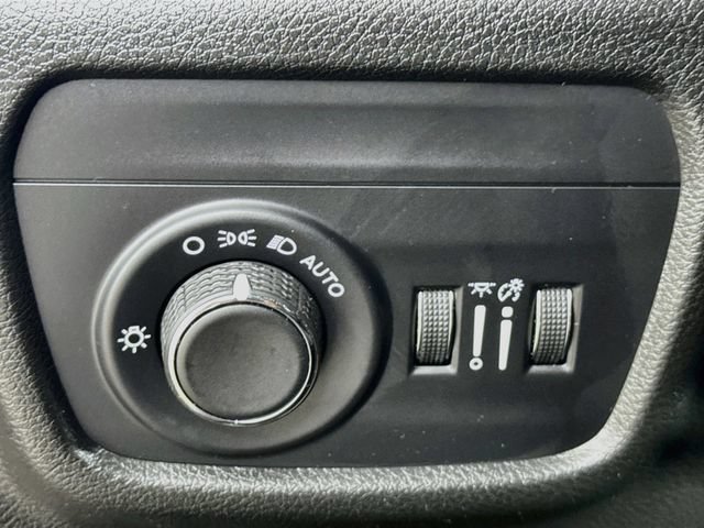 Used 2024 Jeep Grand Cherokee Altitude AWD/4WD image 14