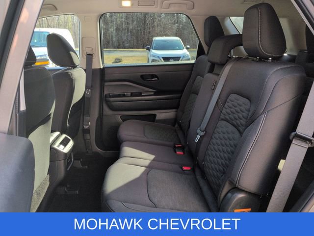 Used 2024 Nissan Pathfinder S AWD/4WD image 23