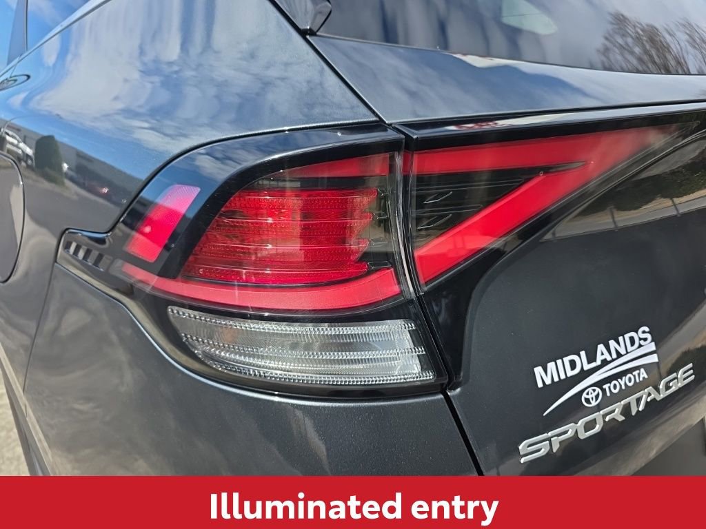 Used 2024 Kia Sportage LX image 8