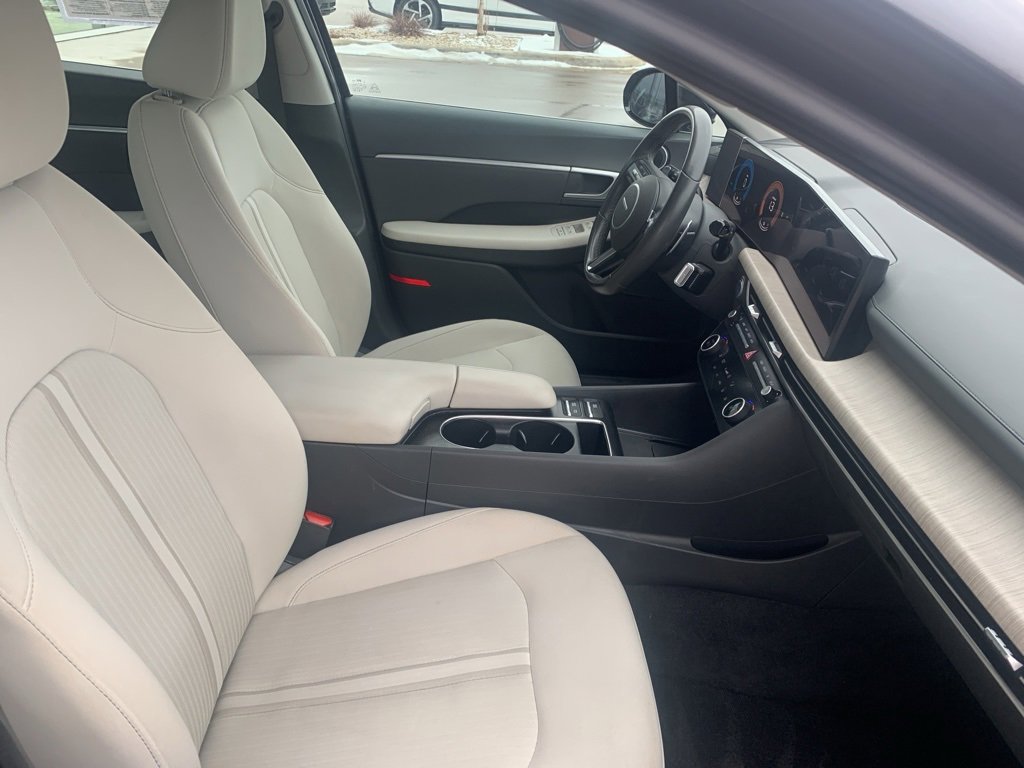 Certified 2025 Hyundai Sonata SEL image 16