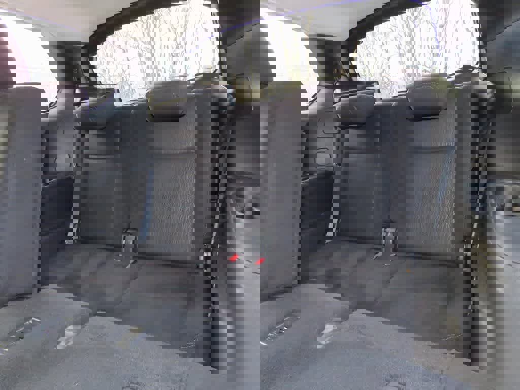 Used 2016 Nissan Pathfinder SV image 13