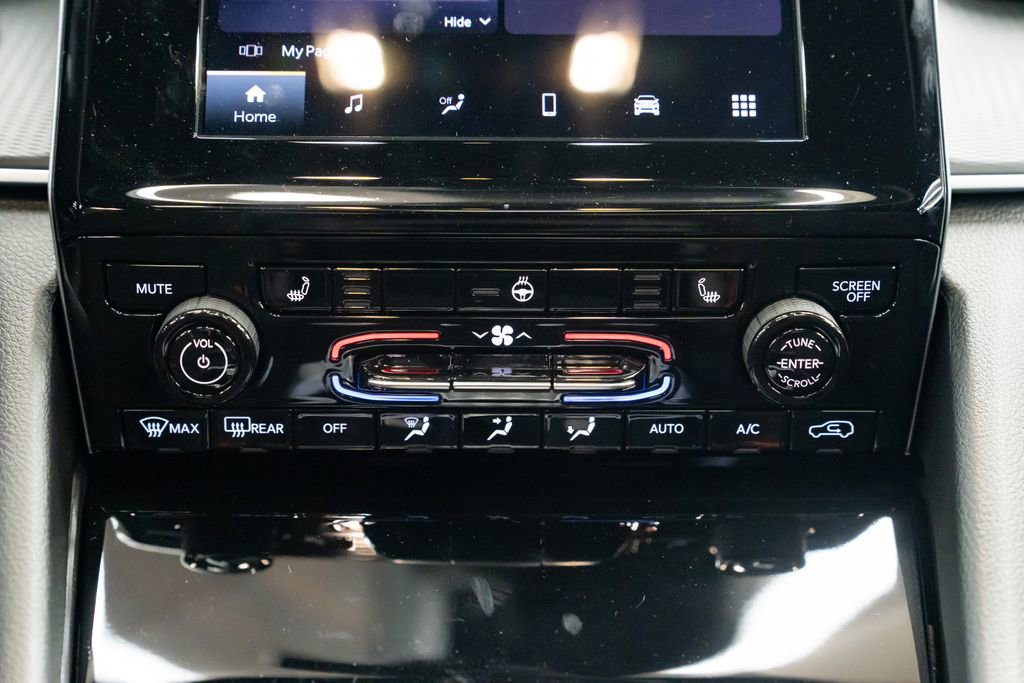 New 2025 Jeep Grand Cherokee Laredo X w/ Luxury Tech Group I image 12