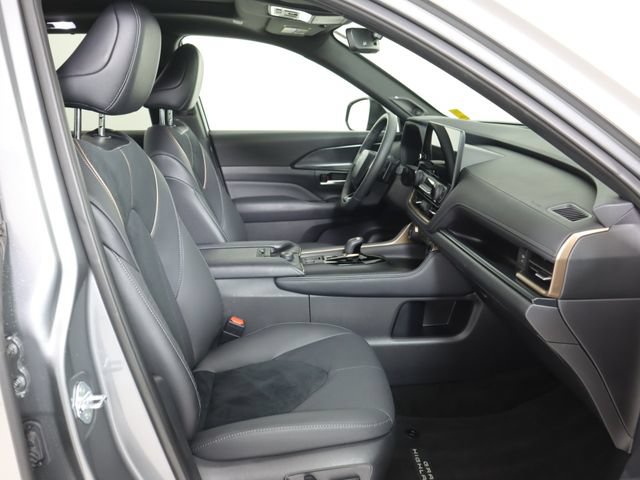 Used 2025 Toyota Grand Highlander AWD Hybrid image 13