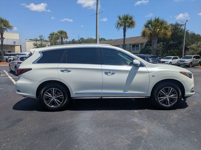 Used 2019 INFINITI QX60 Luxe w/ Essential Package FWD image 2